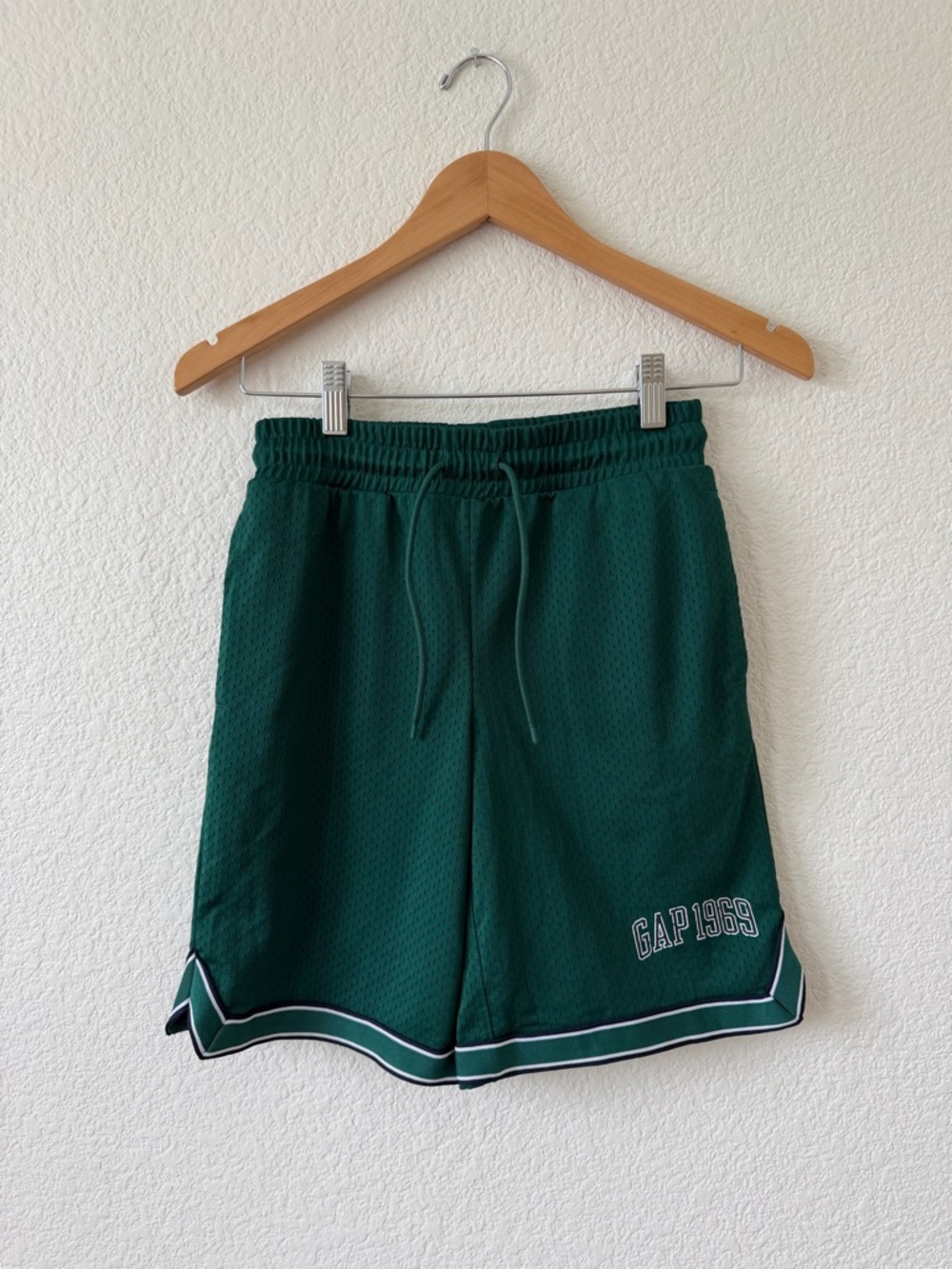 Gap GapFit Kids 8.5” Mesh Pull-On Shorts Green Boys Size 8 EUC